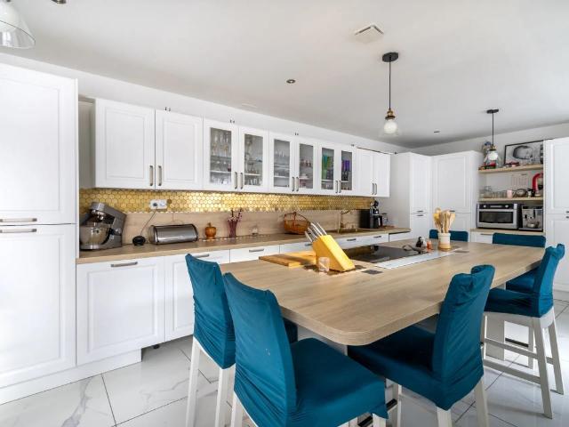 Maison 5 chambres et 2 appartements à Toulon Est
