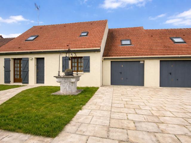 Maison 5 chambres + piscine + 2 garages secteur recherché