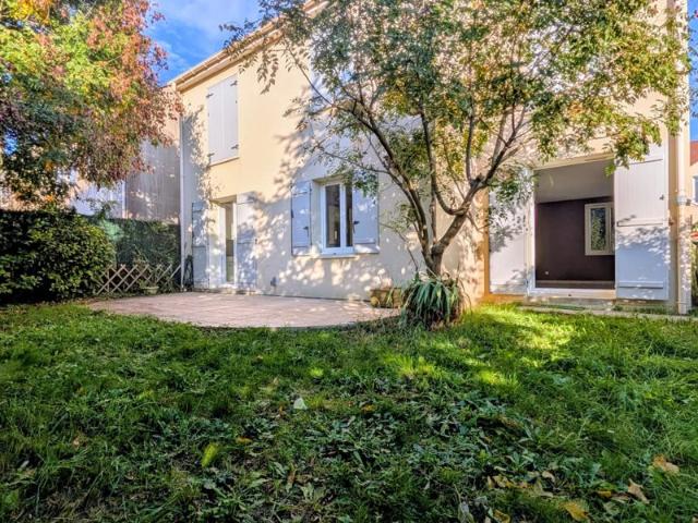 MAISON 5 CHAMBRES PLAISIR VILLAGE DPE C