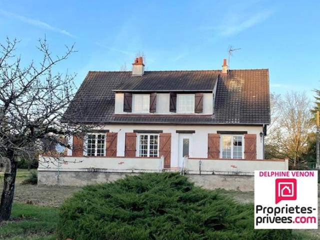 Maison 5 chambres sur un terrain de 2100 m² à Saint Martin D Abbat