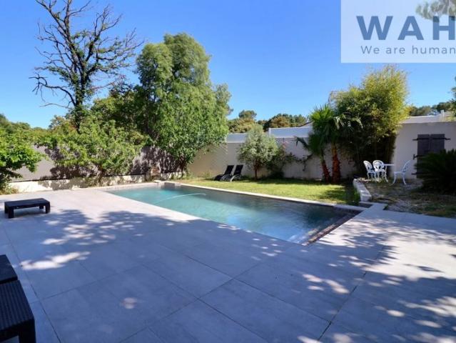 MAISON 5 p avec piscine 34160 Saint Jean de Cornies