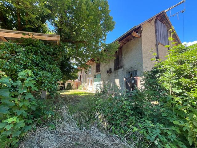 Maison 5 pièces 3 405 m²