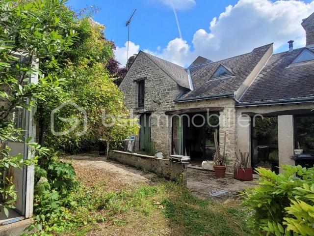 MAISON 5 PIECES 3 CHAMBRES 143 M²