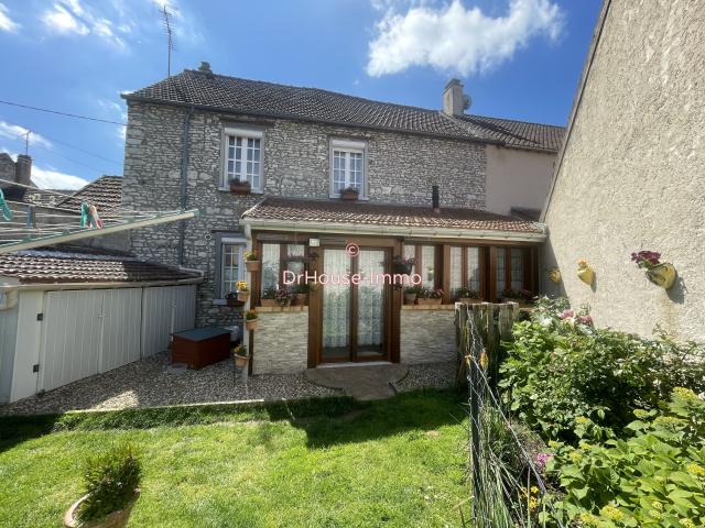 Maison 5 pièces / 3 chambres