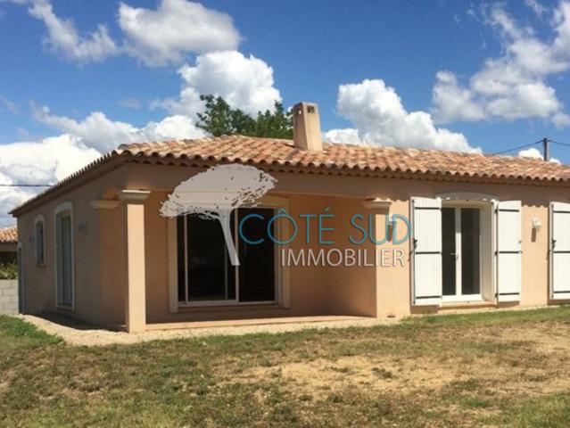 Maison 5 pièces 3 chambres, avec garage dans le village.