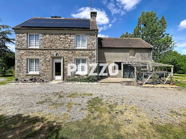 MAISON 5 pièces 3 chambres jardin terrain de 1 hectare Saint Lo Ouest
