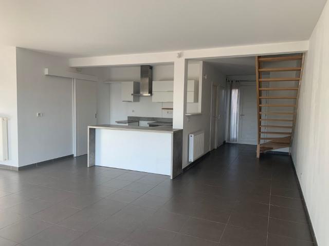 Maison 5 pièces, 104 m² à louer à Avelin 59710