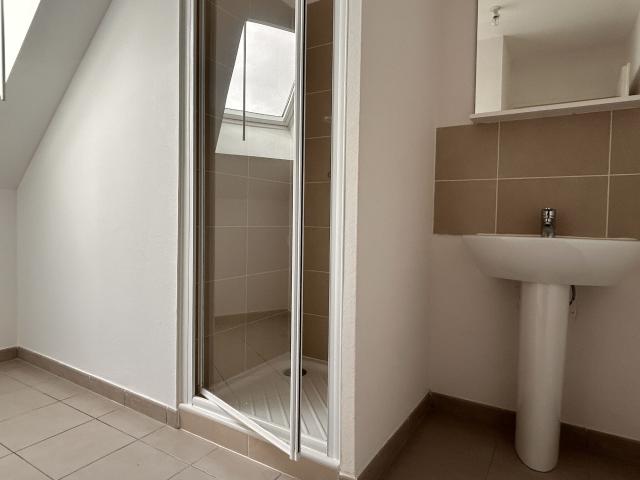 Maison 5 pièces, 104 m² à louer à Éguzon Chantôme 36270