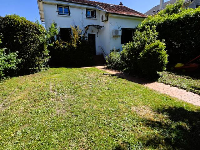 Maison 5 pièces 105m2 sur 442m2 de terrain