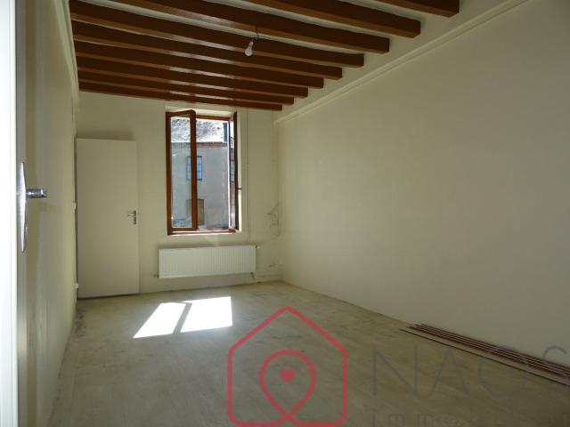 Maison 5 pièces, 106 m² à louer à Dampierre en Crot 18260