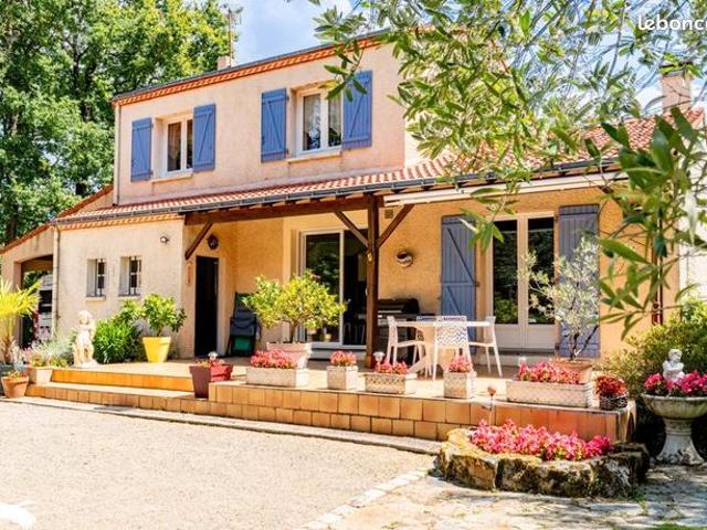 Propriété 5 pièces 100 m²