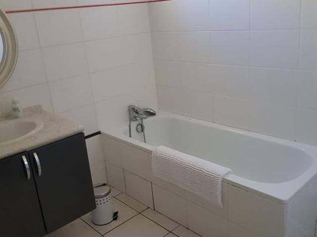 Maison 5 pièces, 100 m² à louer à Six Fours les Plages 83140