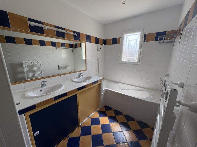 Maison 5 pièces, 115 m² à louer à Estillac 47310