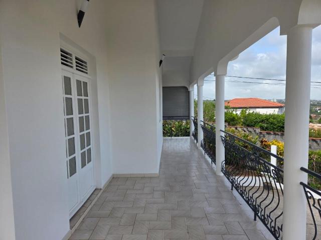 Maison 5 pièces, 117 m² à louer à Schœlcher 97233