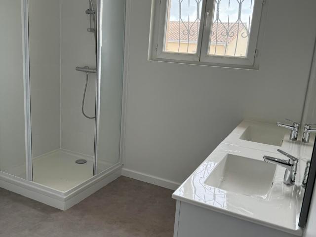Maison 5 pièces, 110 m² à louer à Roquefort 47310