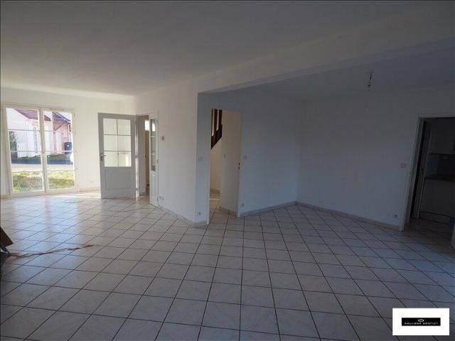 Maison 5 pièces, 126 m² à louer à Bonsecours 76240
