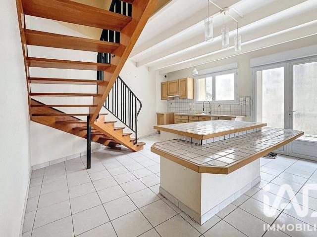 Maison 5 pièces, 126 m² à louer à Courçon 17170
