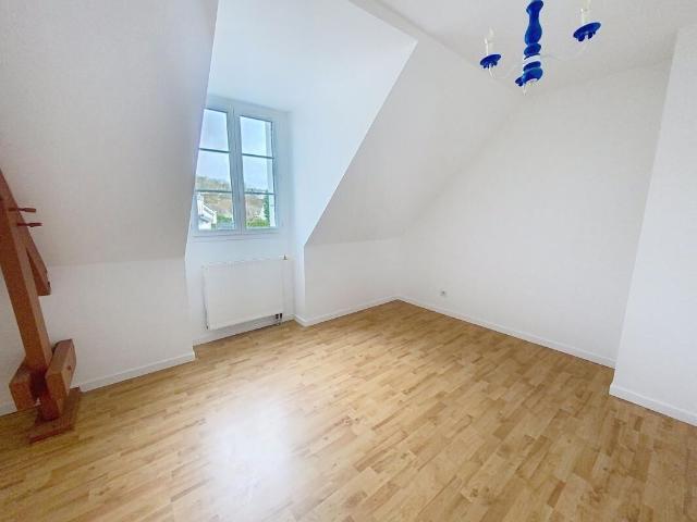 Maison 5 pièces, 128 m² à louer à Saint Cyr sur Loire 37540
