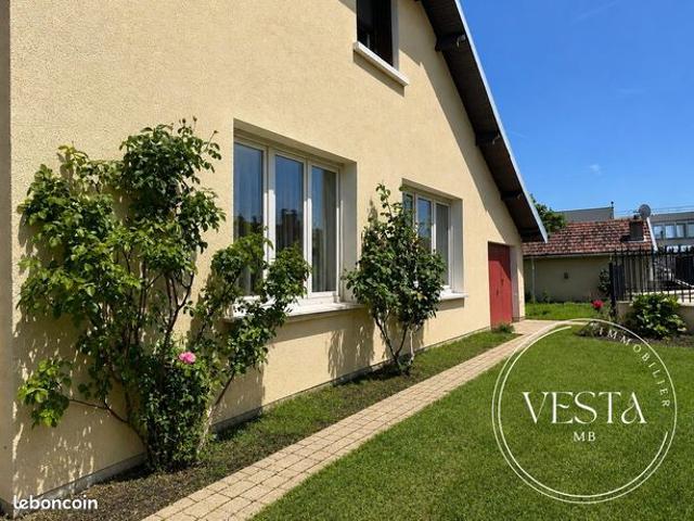 Maison 5 pièces 120 m²