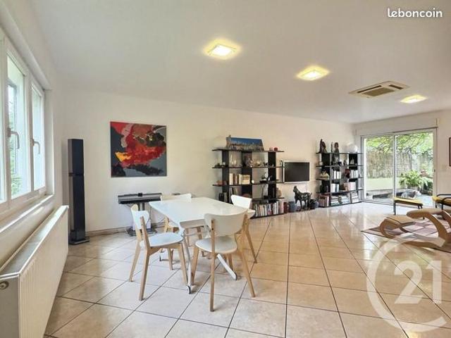 Maison 5 pièces 121 m²