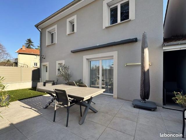 Maison 5 pièces 123 m²