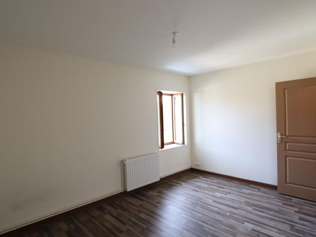 Maison 5 pièces, 135 m² à louer à Mornay Berry 18350
