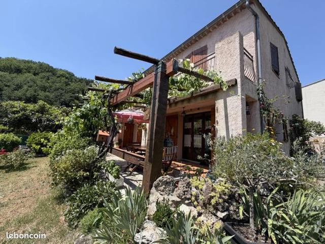 Maison 5 pièces 136 m²