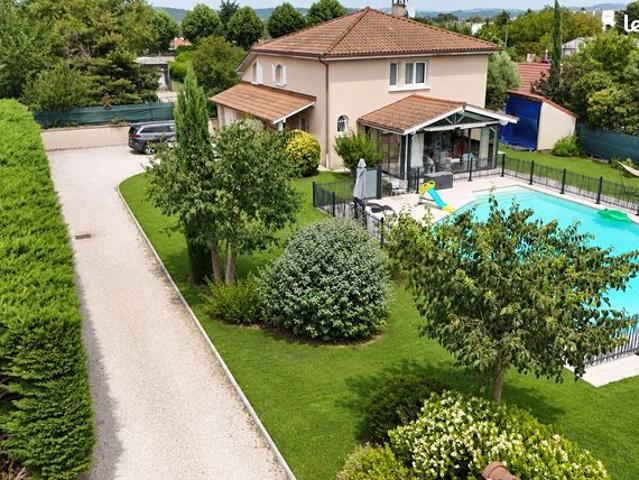 Maison 5 pièces 136 m²
