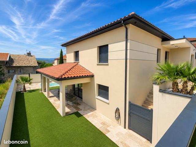 Maison 5 pièces 136 m²