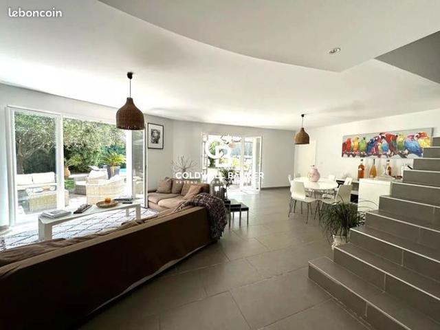 Maison 5 pièces 136 m²