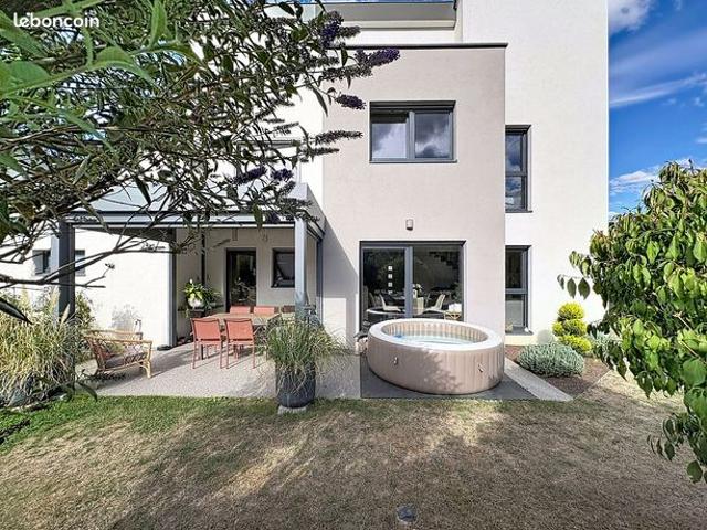 Maison 5 pièces 136 m²