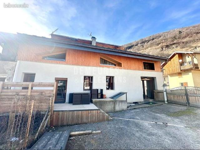 Maison 5 pièces 136 m²