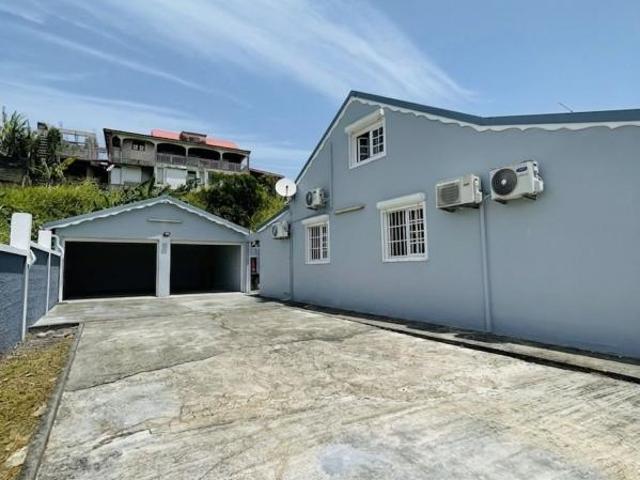 Maison 5 pièces, 136 m² à louer à Baie Mahault 97122