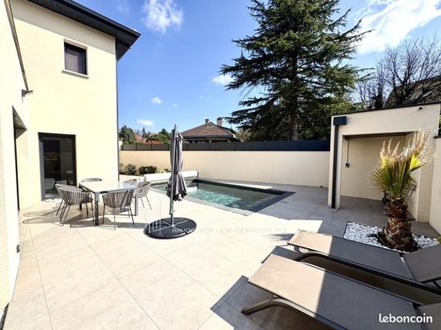 Maison 5 pièces 138 m²