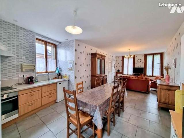 Maison 5 pièces 130 m²