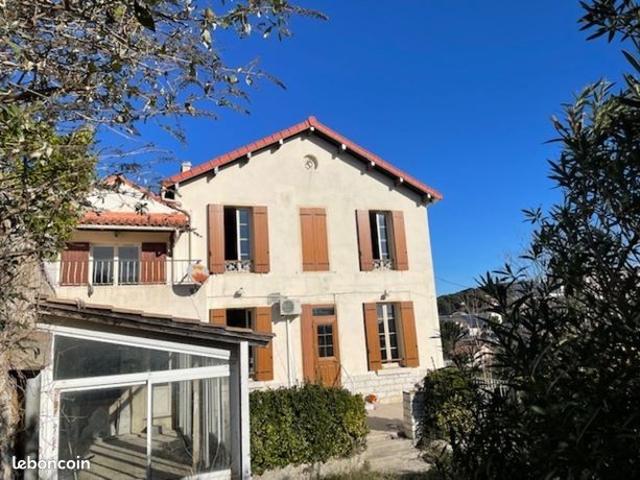 Maison 5 pièces 130 m²