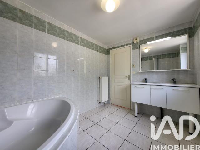 Maison 5 pièces, 130 m² à louer à Rozier en Donzy 42810