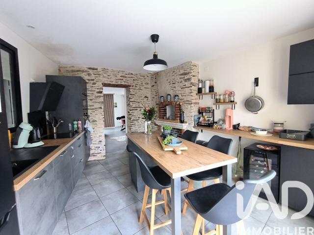 Maison 5 pièces, 130 m² à louer à Saint Julien de Concelles 44450