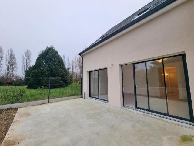 Maison 5 pièces, 131 m² à louer à Larçay 37270