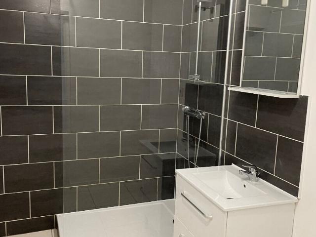 Maison 5 pièces, 133 m² à louer à Saint Genis Laval 69230