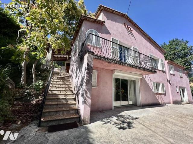 Maison 5 pièces 144 m²