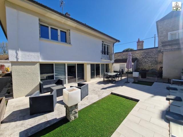 Maison 5 pièces 144 m²