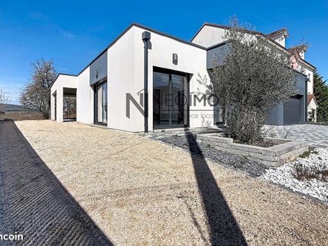 Maison 5 pièces 145 m²