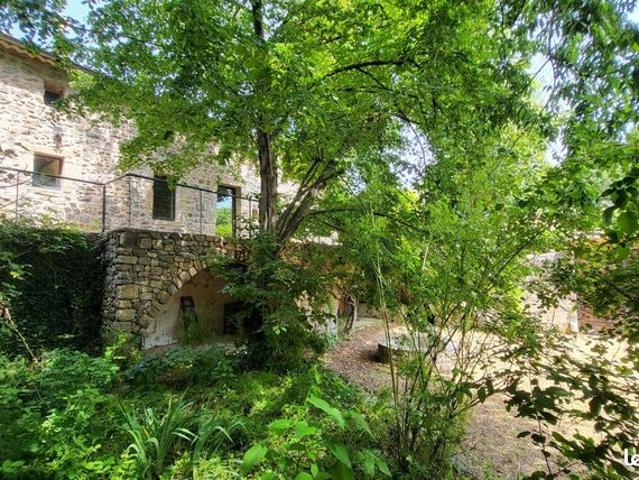 Maison 5 pièces 145 m²