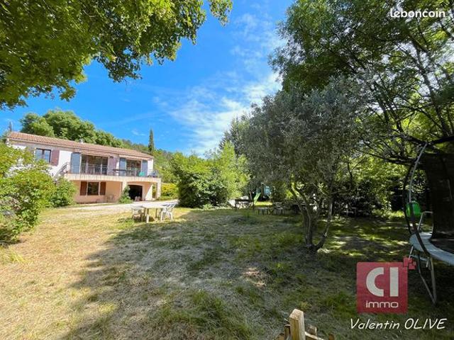 Maison 5 pièces 145 m²