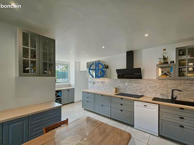 Maison 5 pièces 145 m²