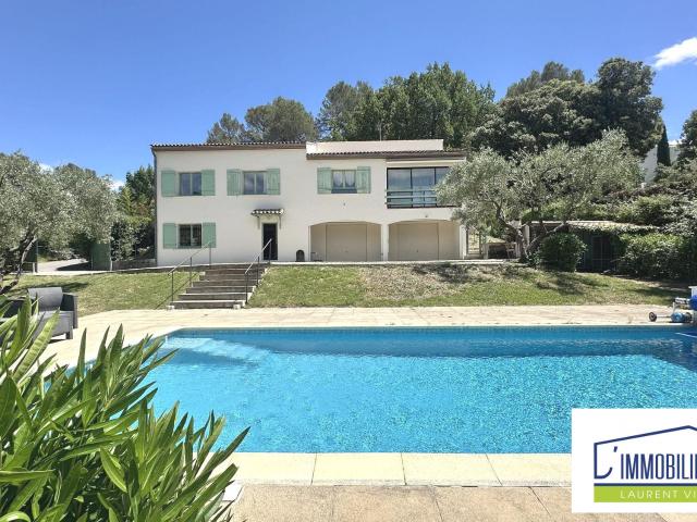 Maison 5 pièces 145 m²