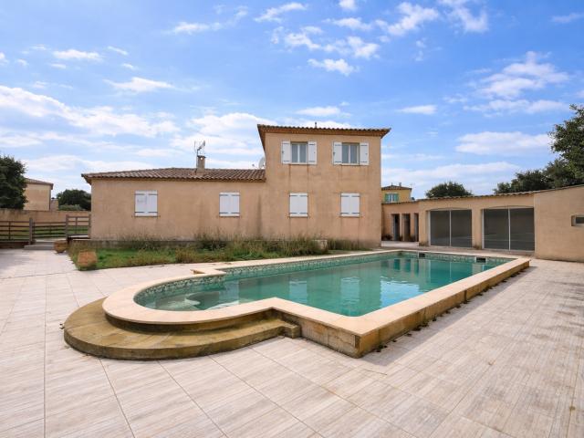 Maison 5 pièces, 145 m² à louer à Poulx 30320