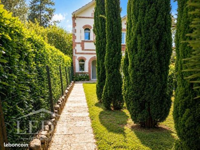 Maison 5 pièces 146 m²