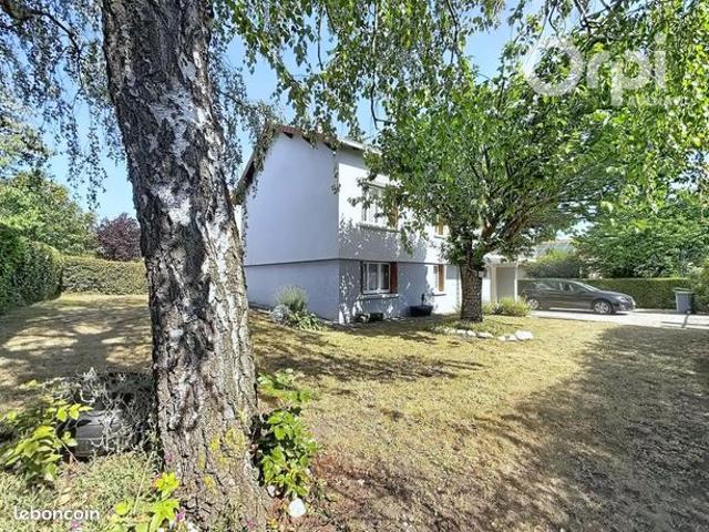 Maison 5 pièces 146 m²
